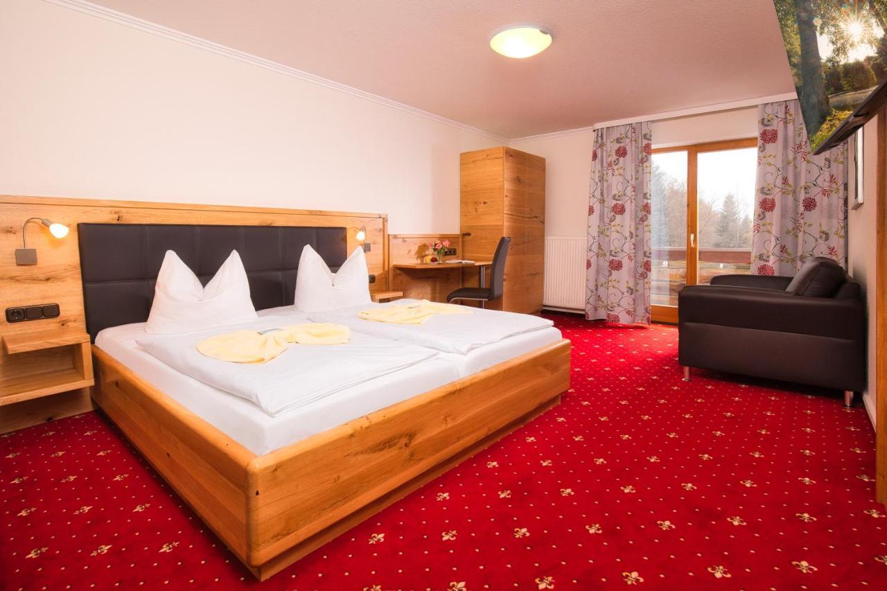 Hotel Zum Hirschen แลม ภายนอก รูปภาพ