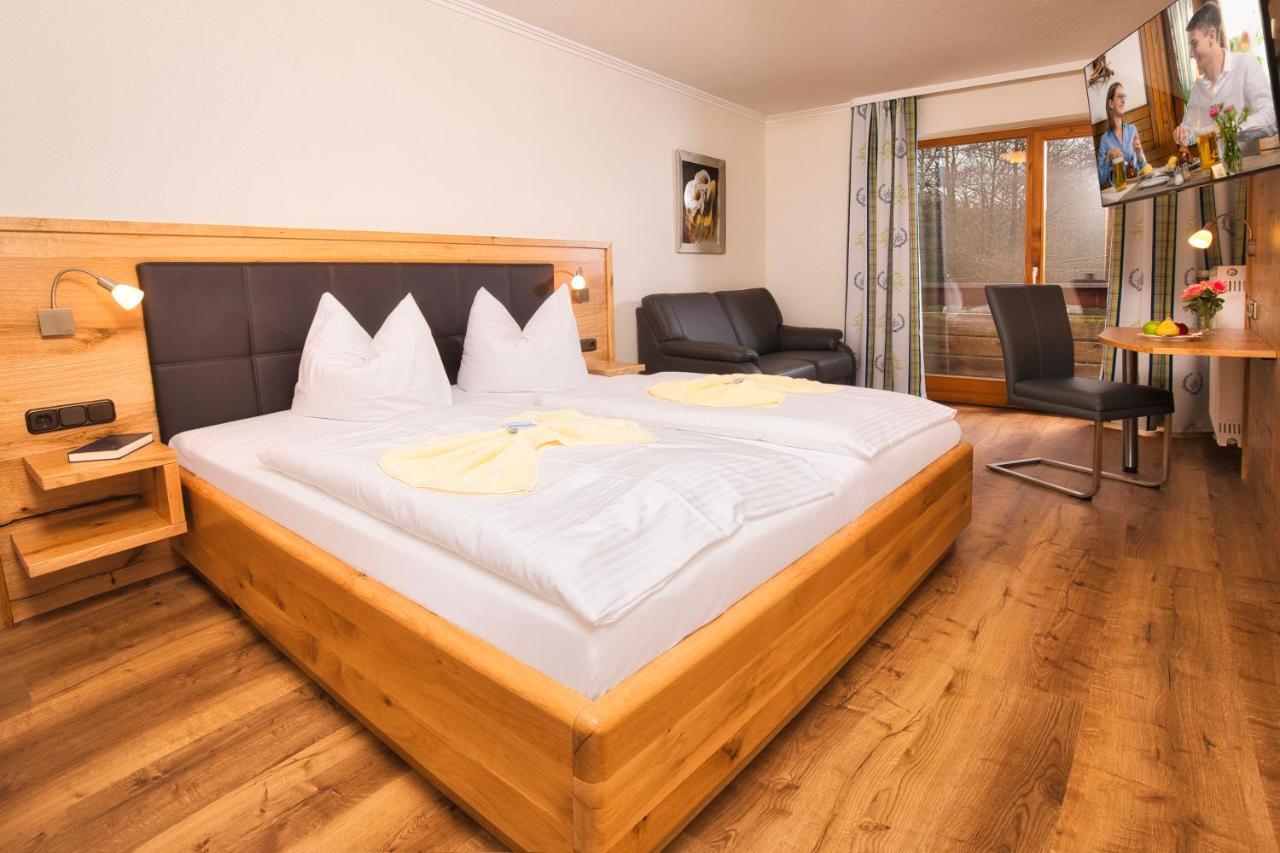 Hotel Zum Hirschen แลม ภายนอก รูปภาพ