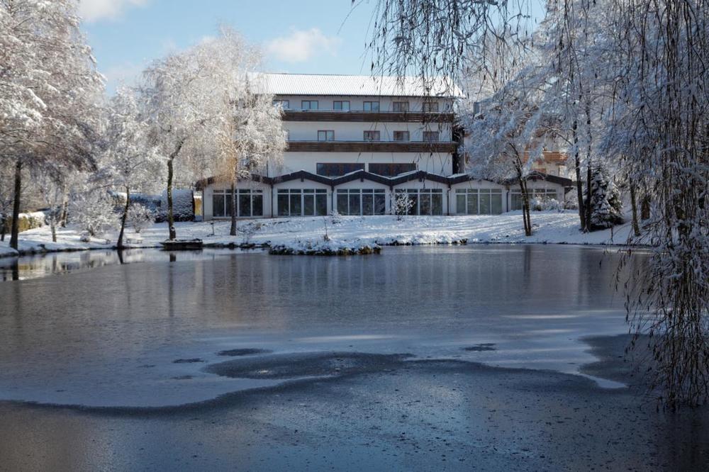 Hotel Zum Hirschen แลม ภายนอก รูปภาพ
