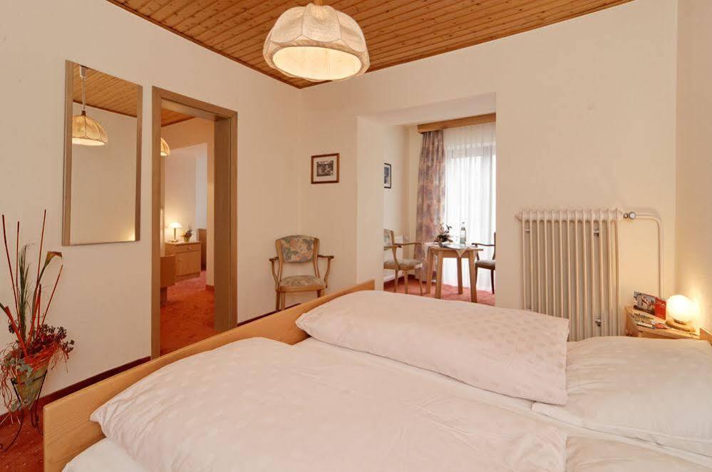 Hotel Zum Hirschen แลม ภายนอก รูปภาพ